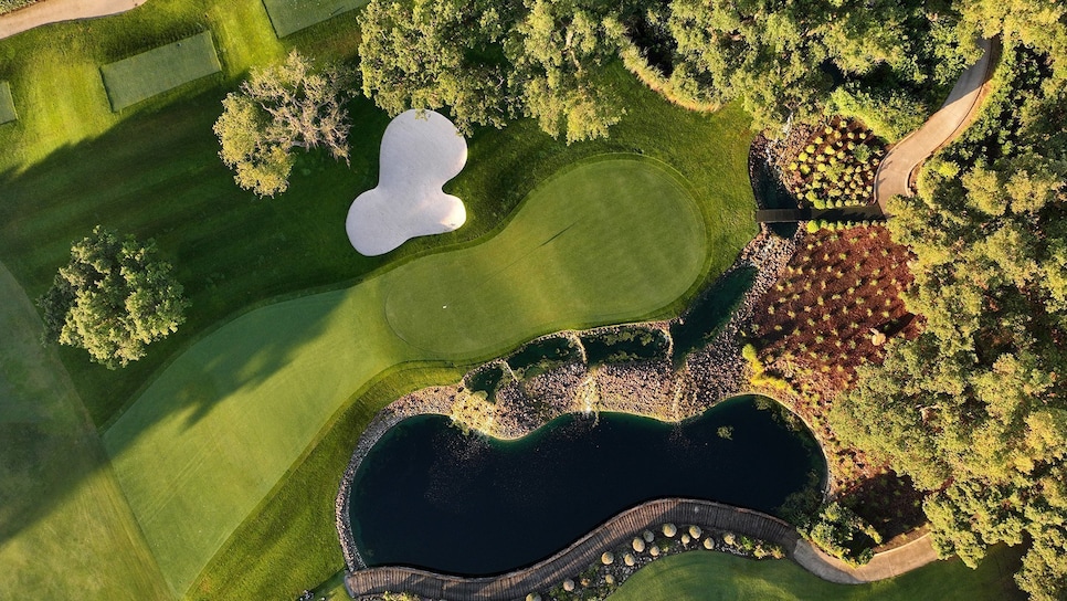 /content/dam/images/golfdigest/fullset/course-photos-for-places-to-play/Valderrama birds eye view.jpg